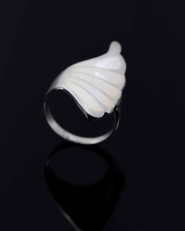 Silver White Sphatik Ring