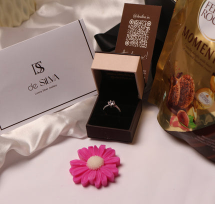 Valentine’s Gift Hamper – Under Rs.2999/-